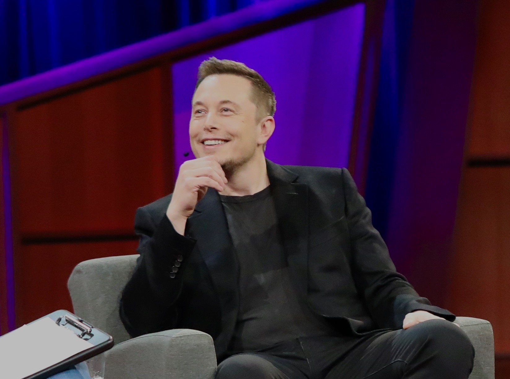 Elon Musk Quits Organization That Developed AI Text Generator ...